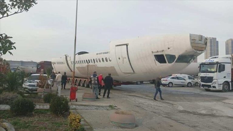 agadir-two-retired-planes-repurposed-as-restaurant-cafe