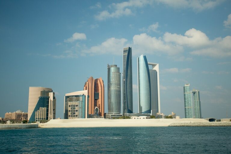 american-expats-guide-to-renting-luxury-villa-and-apartments-in-abu-dhabi