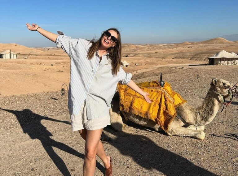 maria-sharapova-enjoys-vacation-in-moroccos-agafay-desert