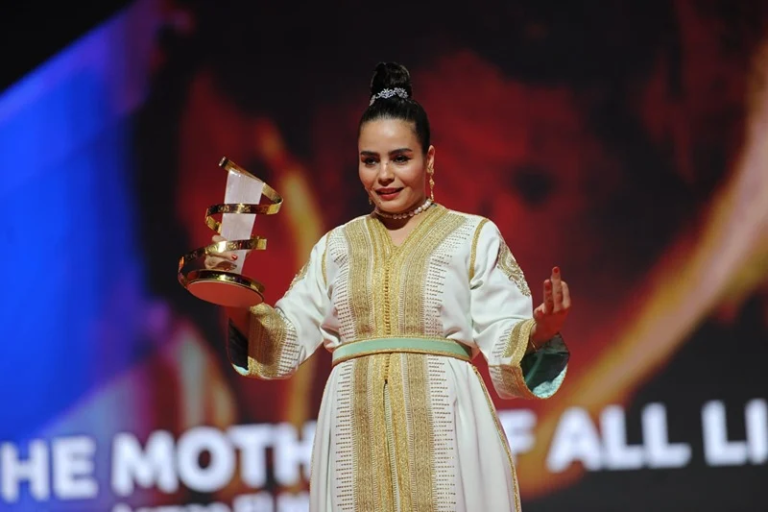 moroccan-filmmaker-asmae-el-moudir-dedicates-prestigious-award-to-king-mohammed-vi