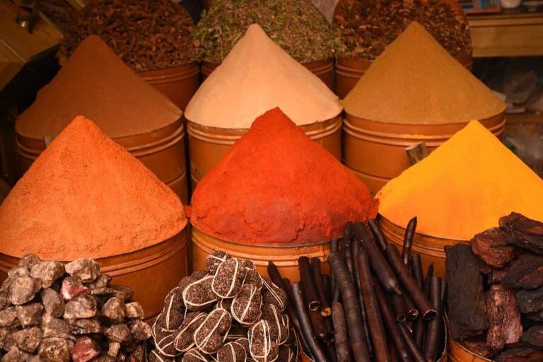 national-geographic-marrakechs-rahba-kedima-top-global-spice-market