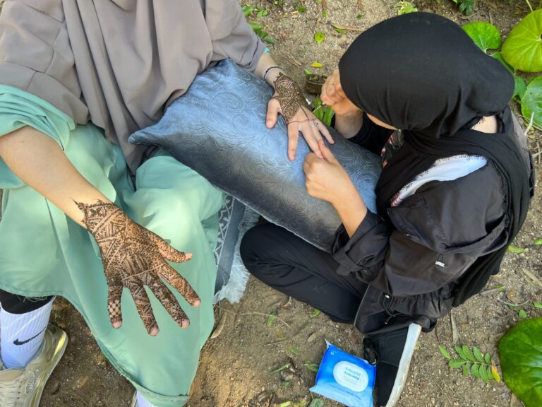 the-henna-tradition-and-its-cultural-significance-in-morocco