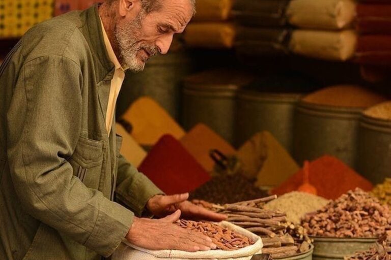 Moroccan Street Vendors: The Real Masters of Marketing