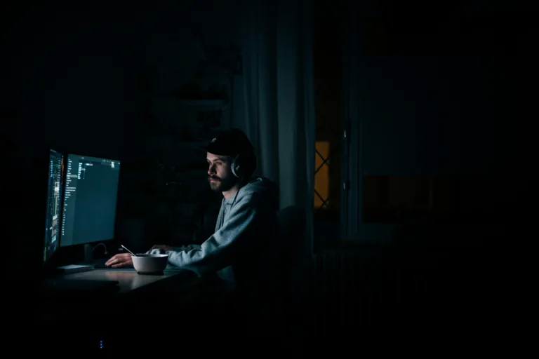 Night Owls Welcome: How to Keep Late Nights Without Wrecking Your Sleep