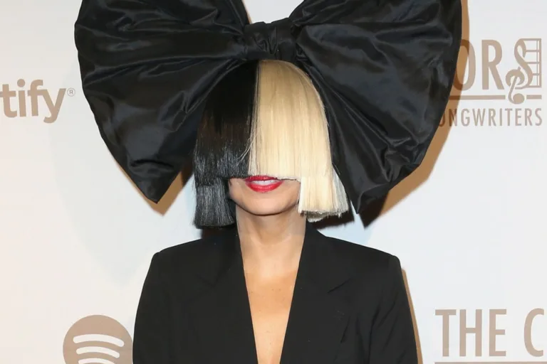 Sia’s Ex-Husband Requests $250,000 a Month in Spousal Support