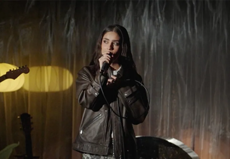 Live Studio Sessions of "AWDA" by Zeyne