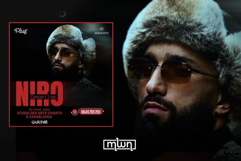 Niro at a live concert at Studio des Arts Vivants