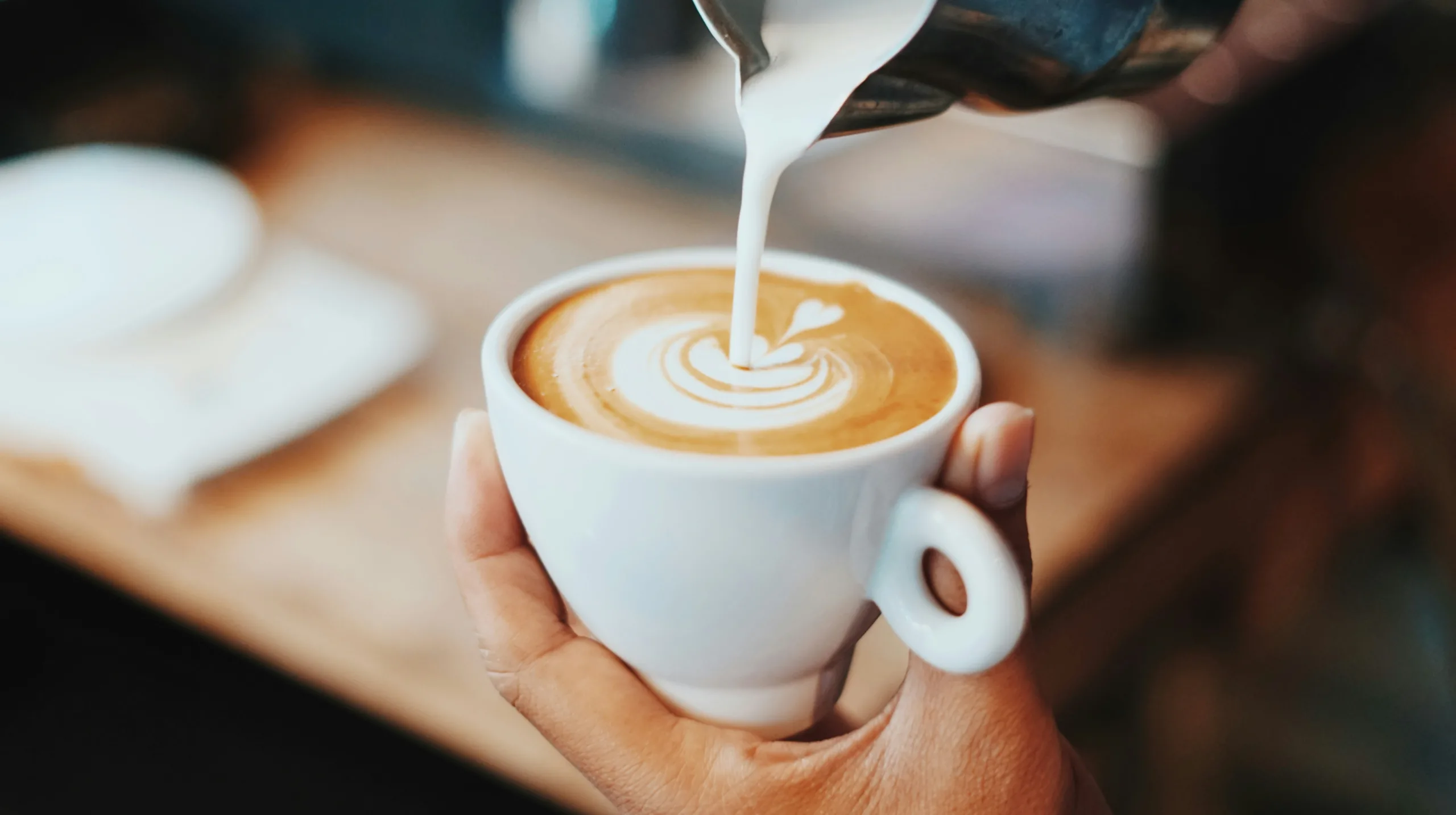 Moderate Coffee, Tea Intake Lowers Dementia Risk, Study Finds