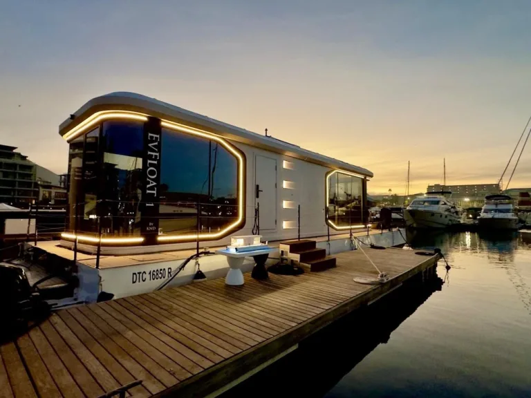 A Unique Stay at Cape Town’s New Luxury Floating Apartments