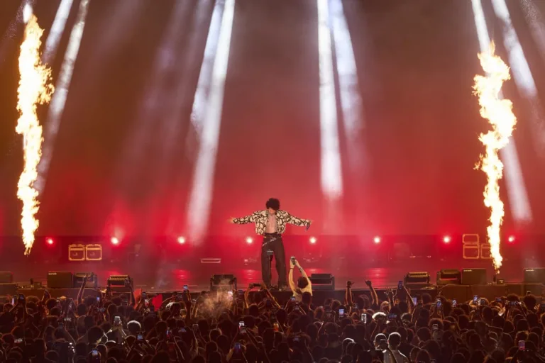 Rilès Ignites Jazzablanca With a High-Energy Performance