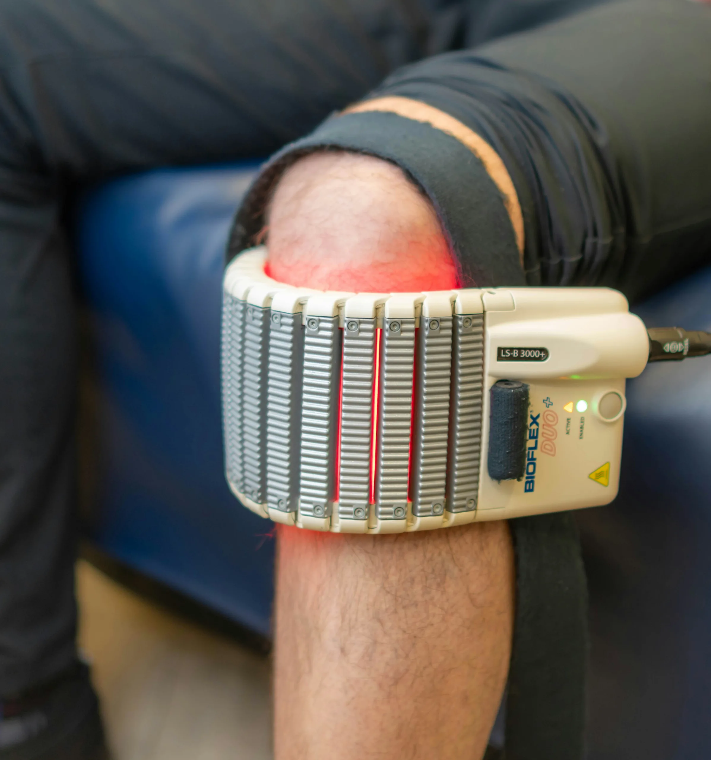 Red Light Therapy for Knee Injury / Source: Unsplash 