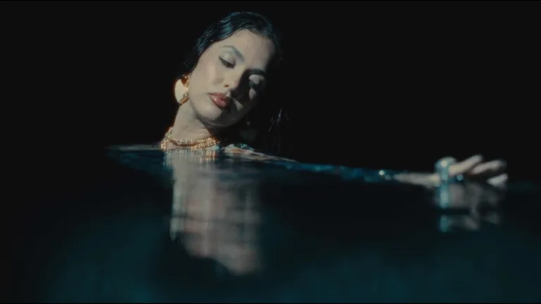 Morocco’s Manal Drops ‘Chouka’